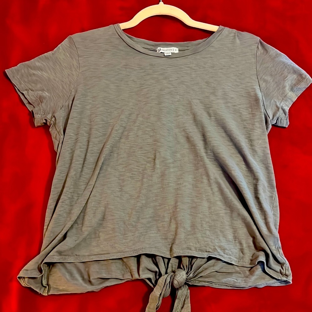 Peloton exercise top - Picture 2 of 2